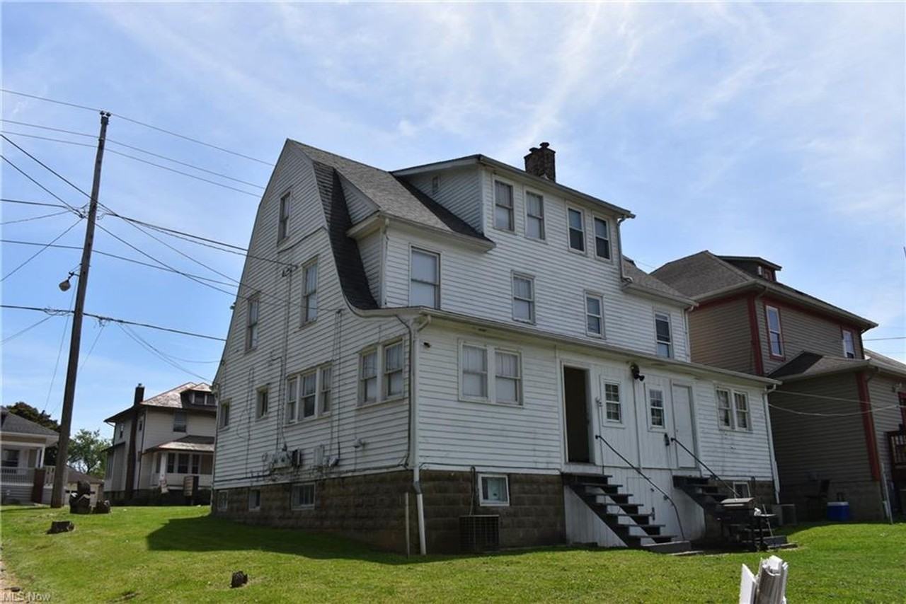 1909M - Photo 2 of 2