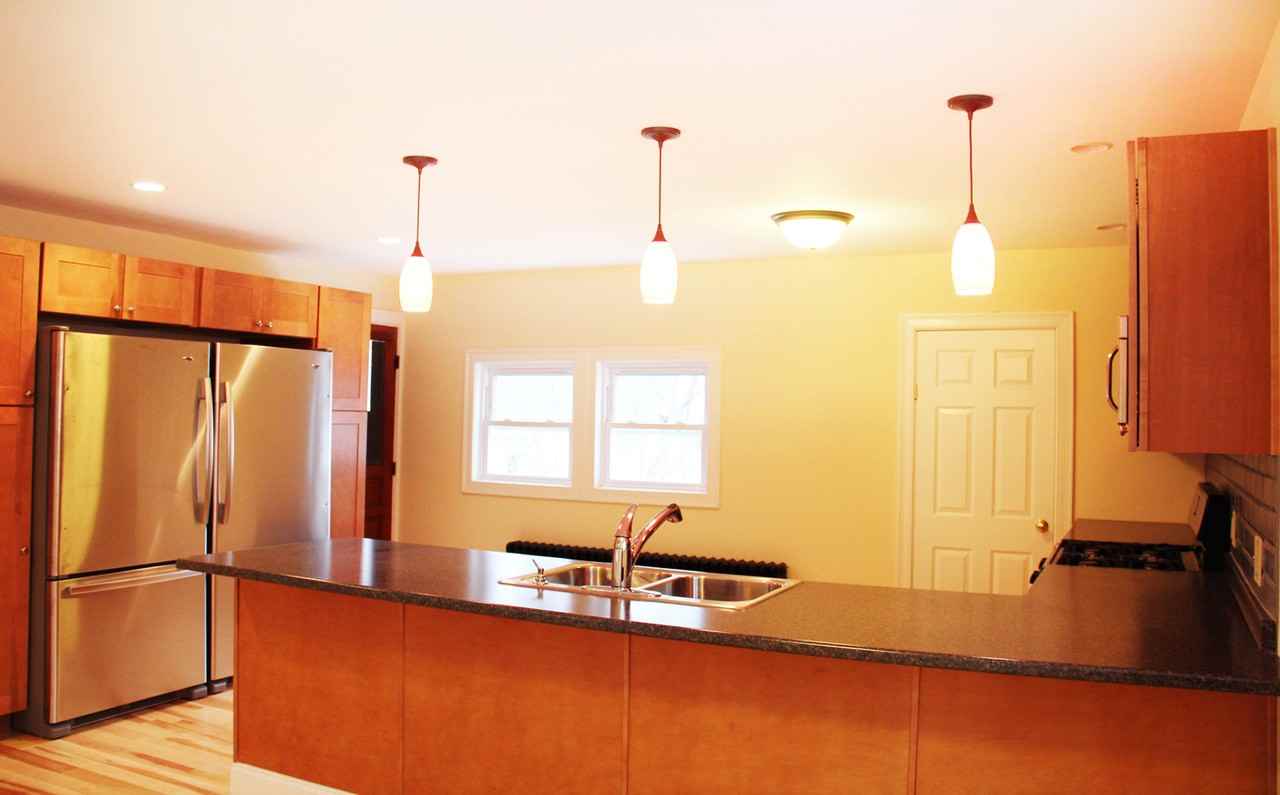 187 N Champlain St - Photo 3 of 18