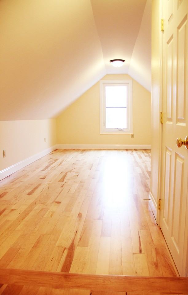 187 N Champlain St - Photo 6 of 18