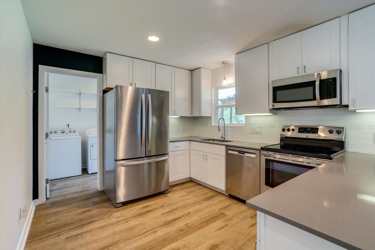 3206 Cupid Dr - Photo 3 of 21