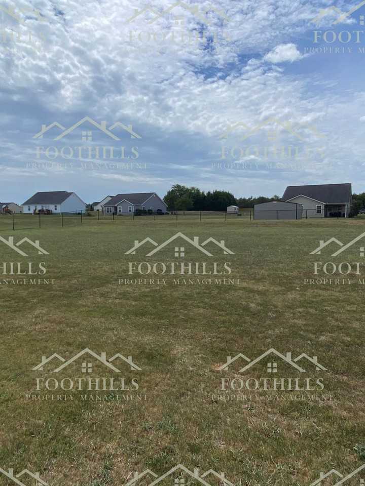 1012 Stoneham Cir - Photo 2 of 22