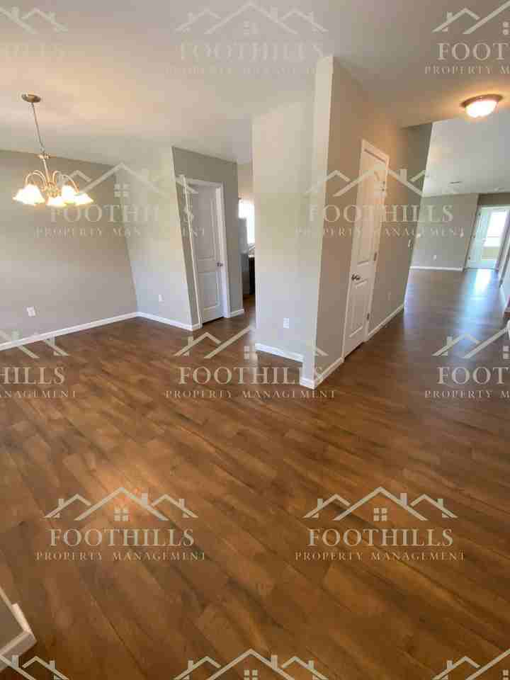 1012 Stoneham Cir - Photo 3 of 22