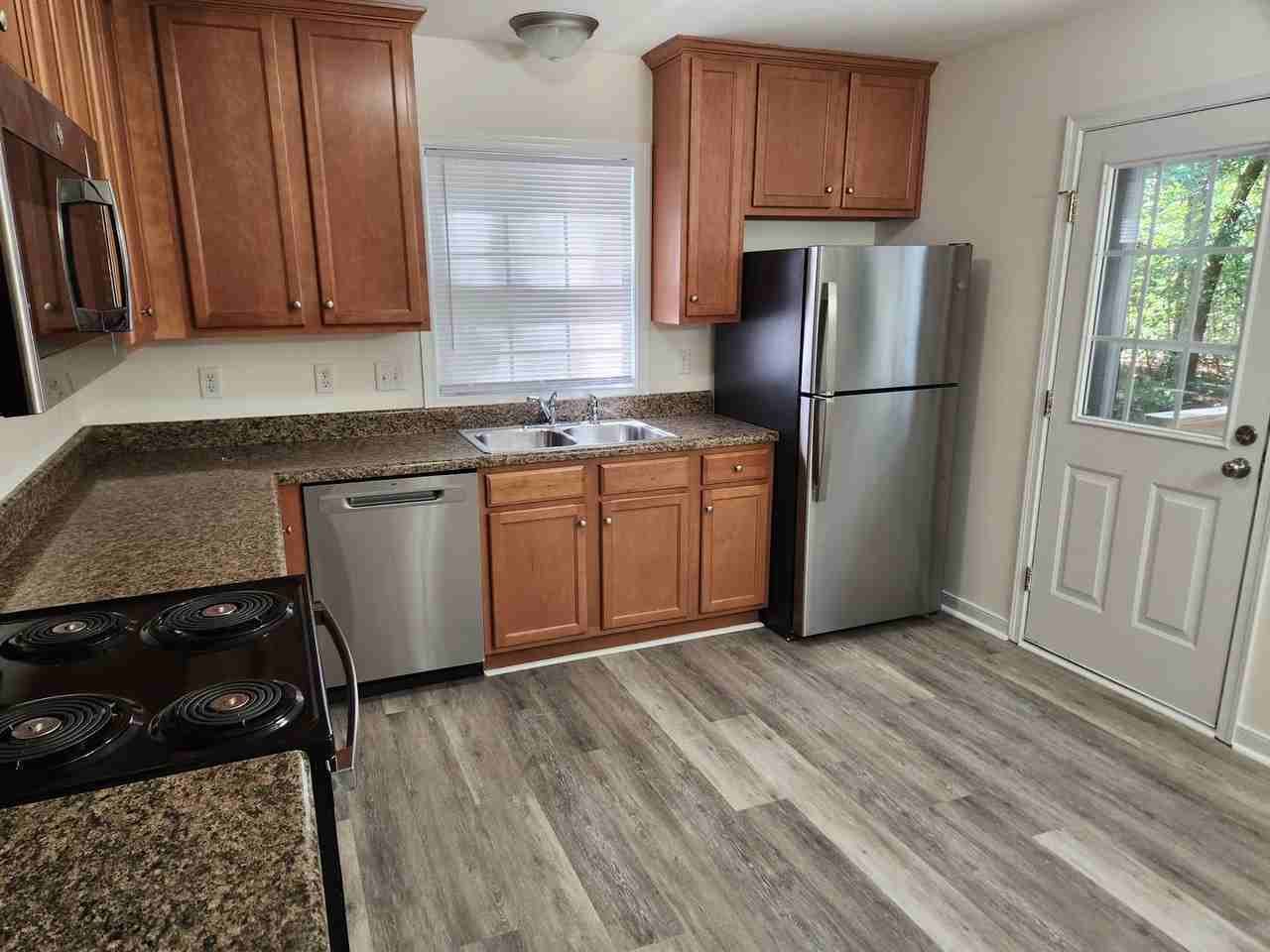 295 Virginia Lee Blvd - Photo 3 of 13