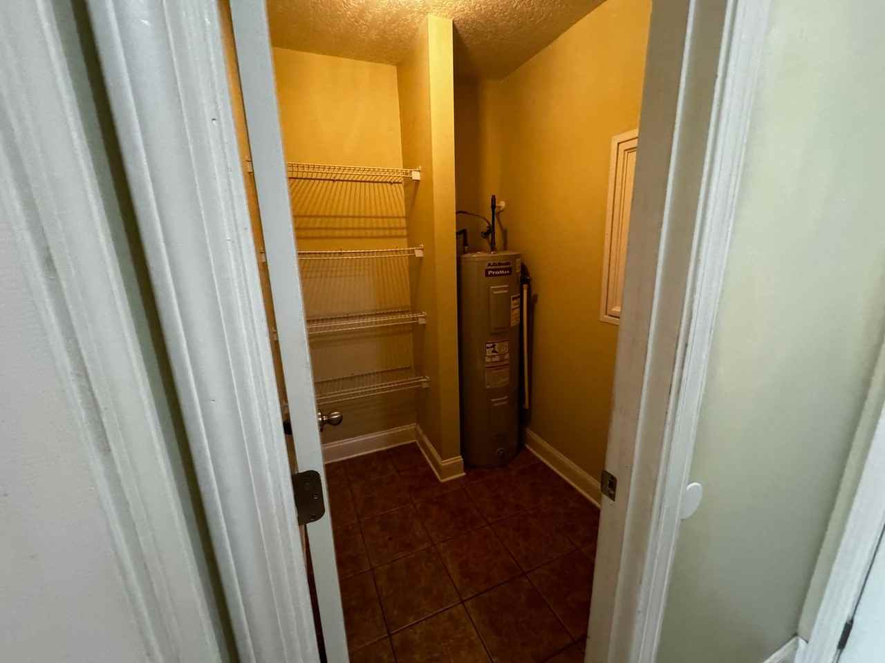 215 Jackson Ave Ne - Photo 2 of 16