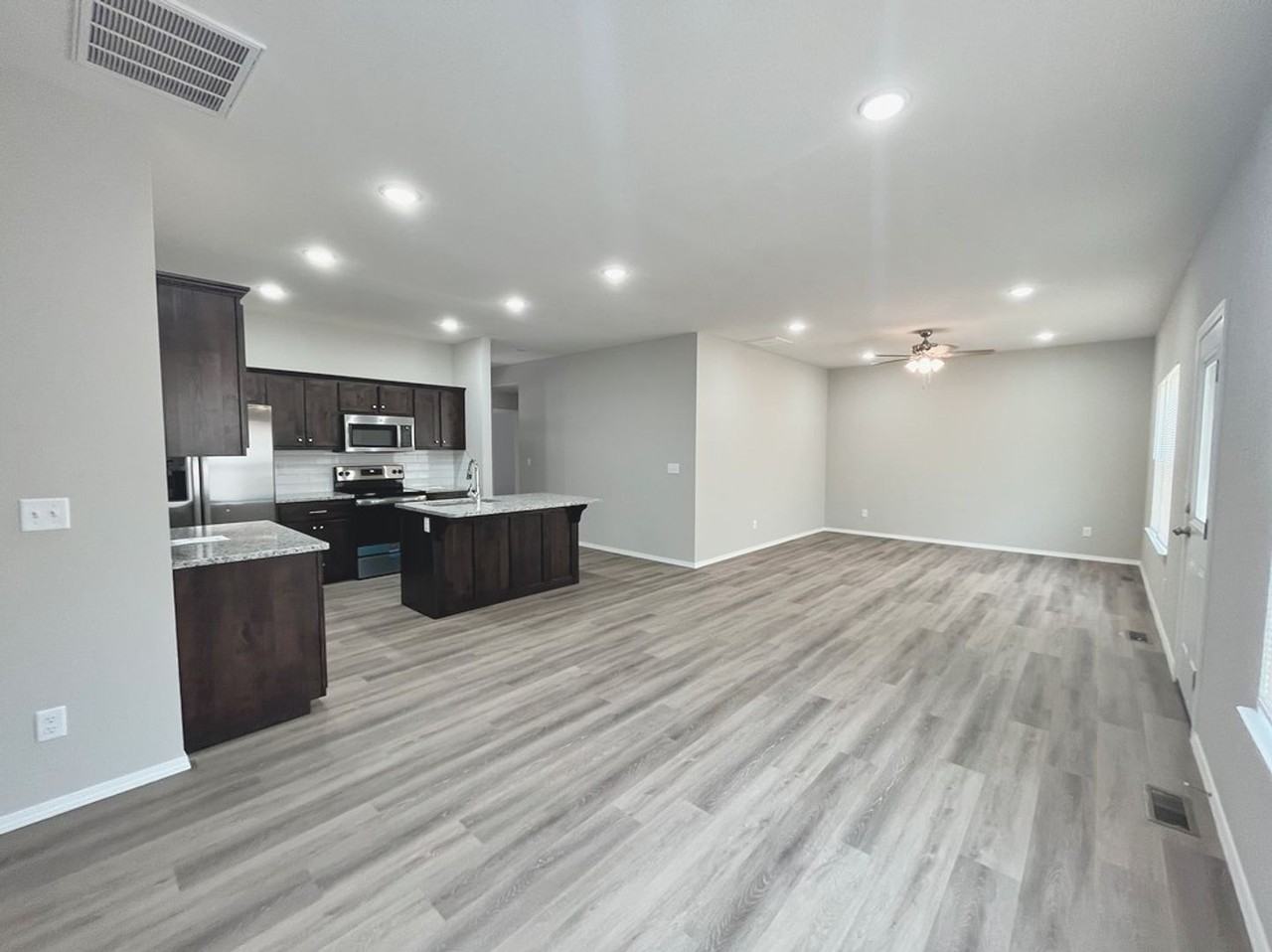 103 E Rosalie - Photo 3 of 6