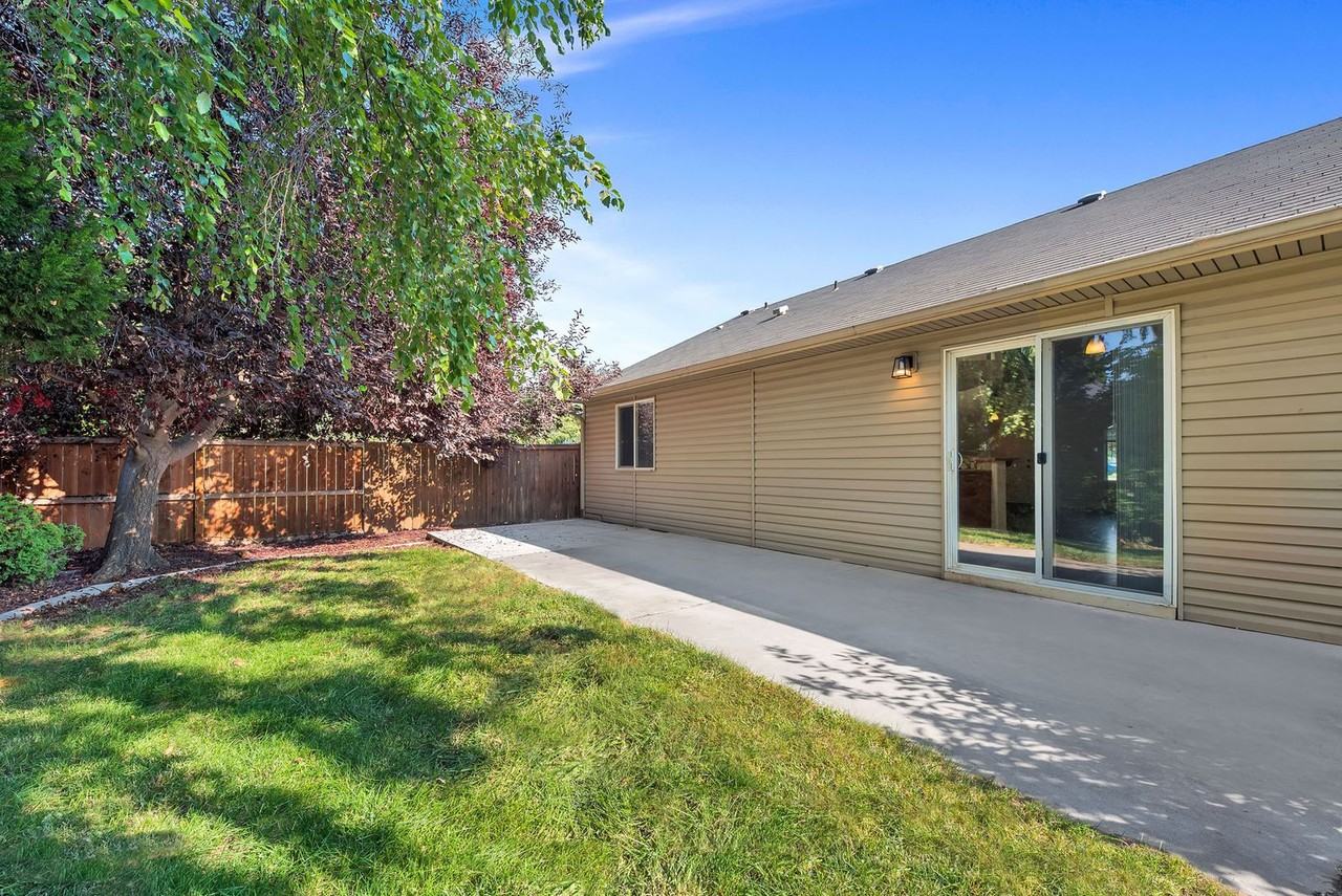 13288 W Fringetree St - Photo 2 of 30