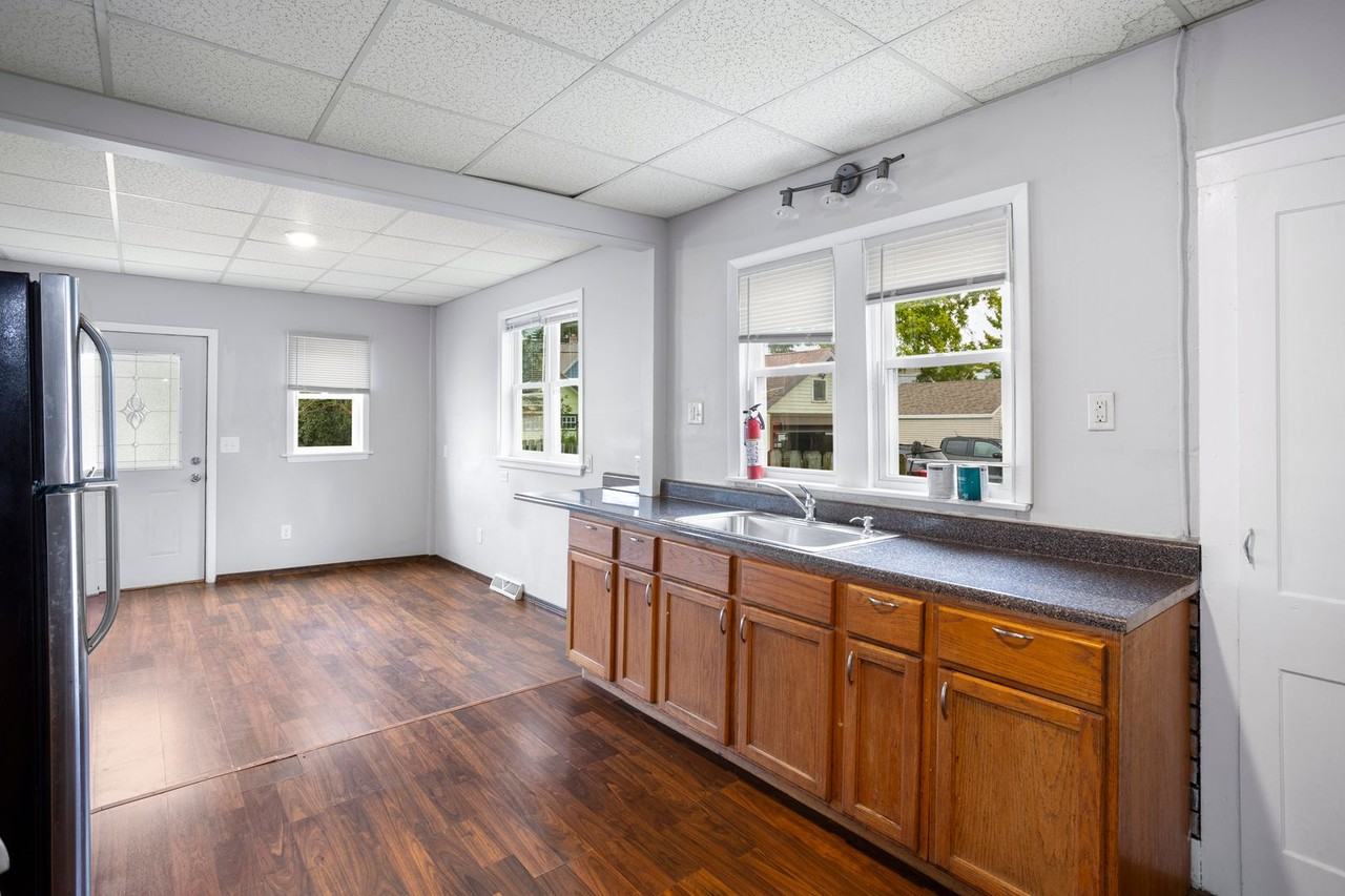 1519 Jefferson St - Photo 2 of 12