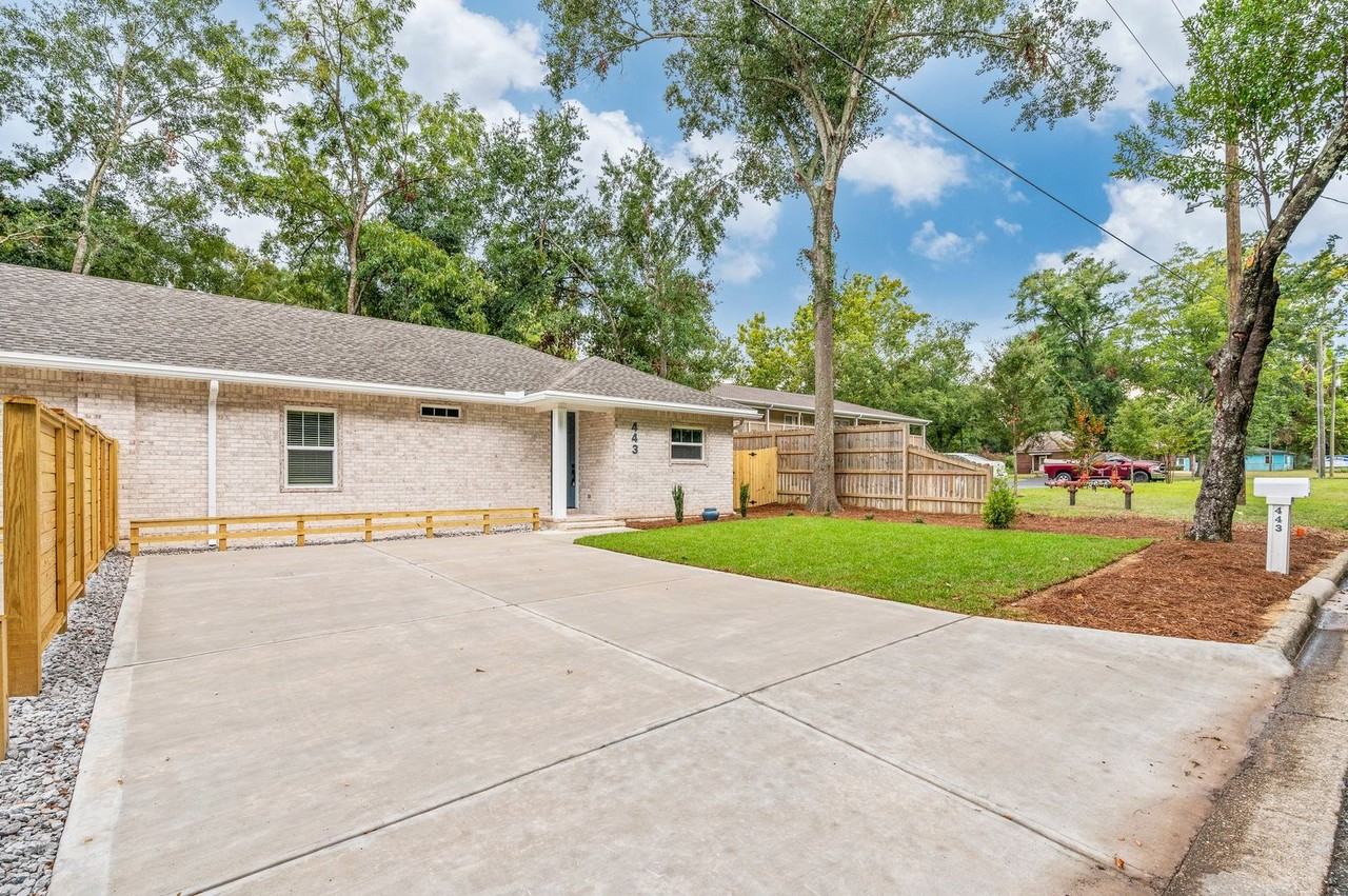 443 E Cobb Ave - Photo 4 of 40