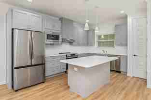 443 E Cobb Ave - Photo 1 of 1