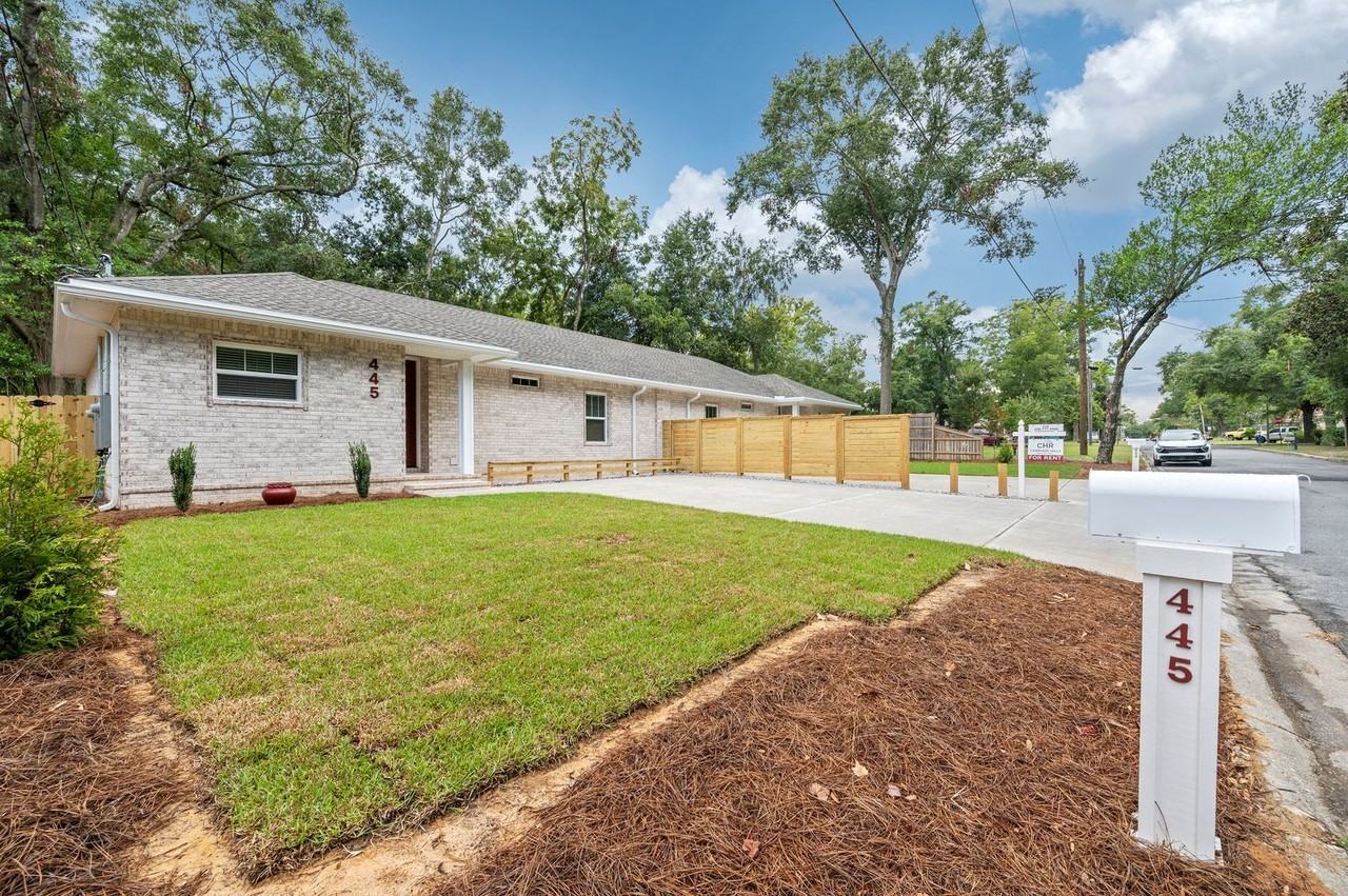 445 E Cobb Ave - Photo 5 of 48