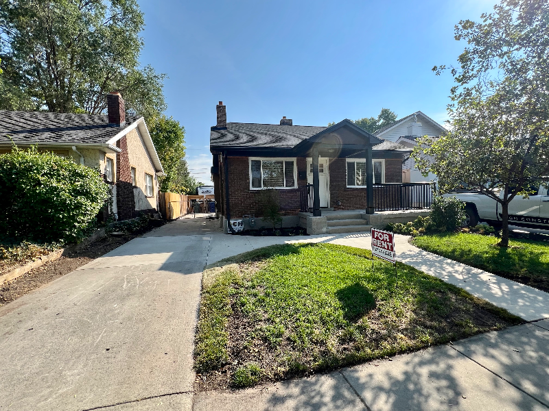 230 E Wilson Ave - Photo 2 of 39