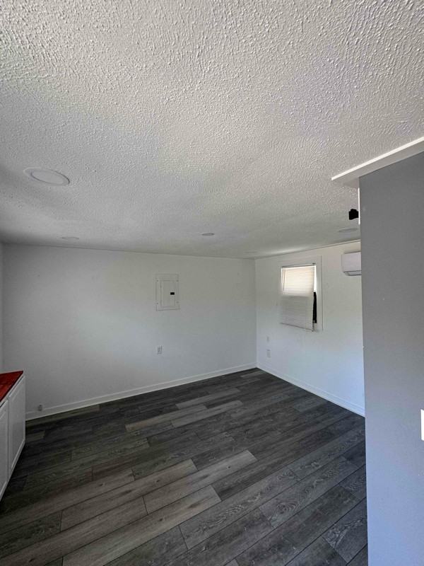 261 Linden Ave Sw - Photo 3 of 9