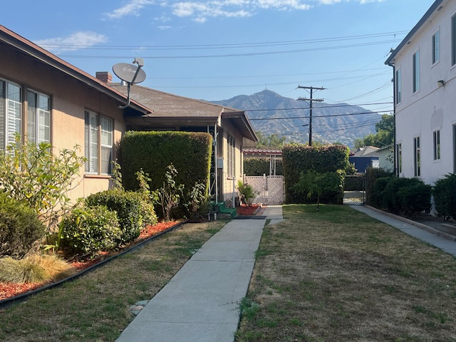 1043 W Glenoaks Blvd - Photo 3 of 24