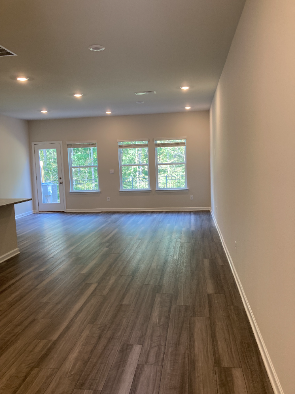 354 Timberland Ave - Photo 3 of 20