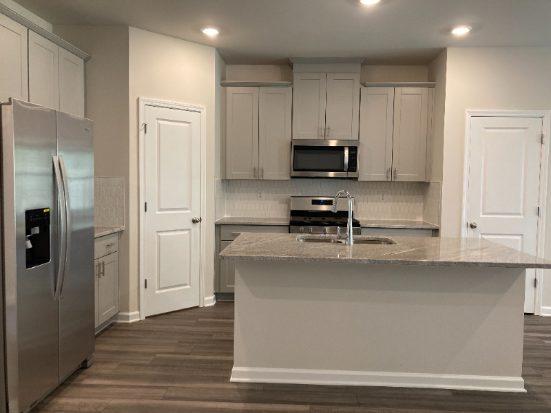 354 Timberland Ave - Photo 4 of 20