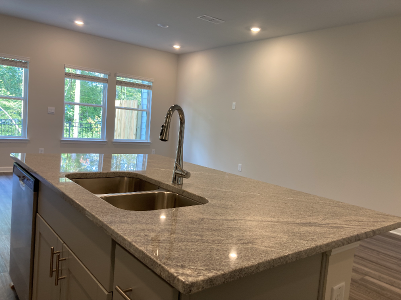 354 Timberland Ave - Photo 6 of 20