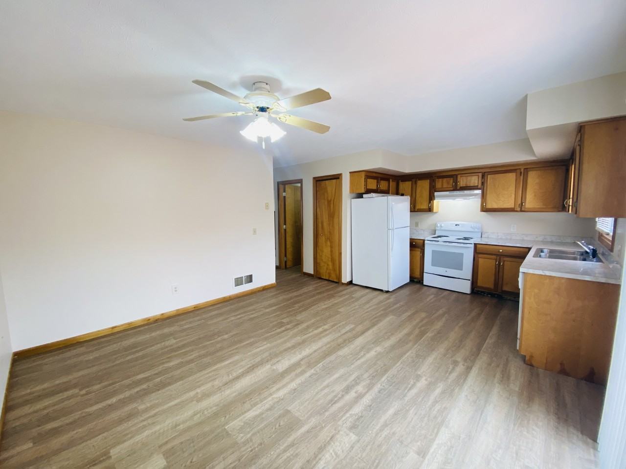 7491 Shisler St Ne #7491 - Photo 2 of 18