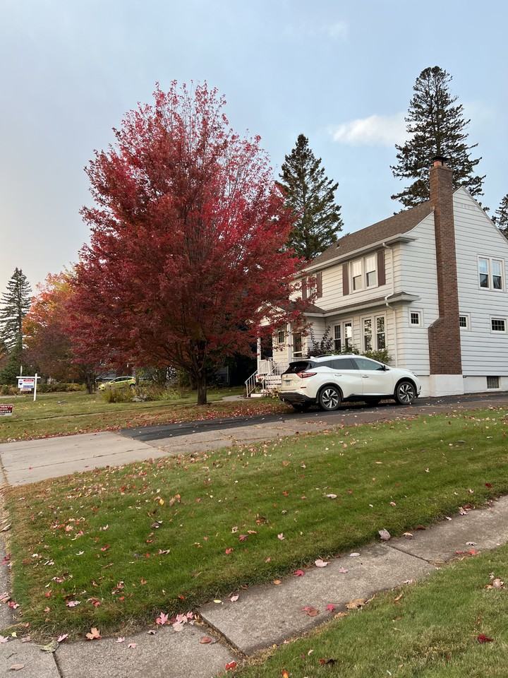 233 W Kent Rd #NA - Photo 3 of 24