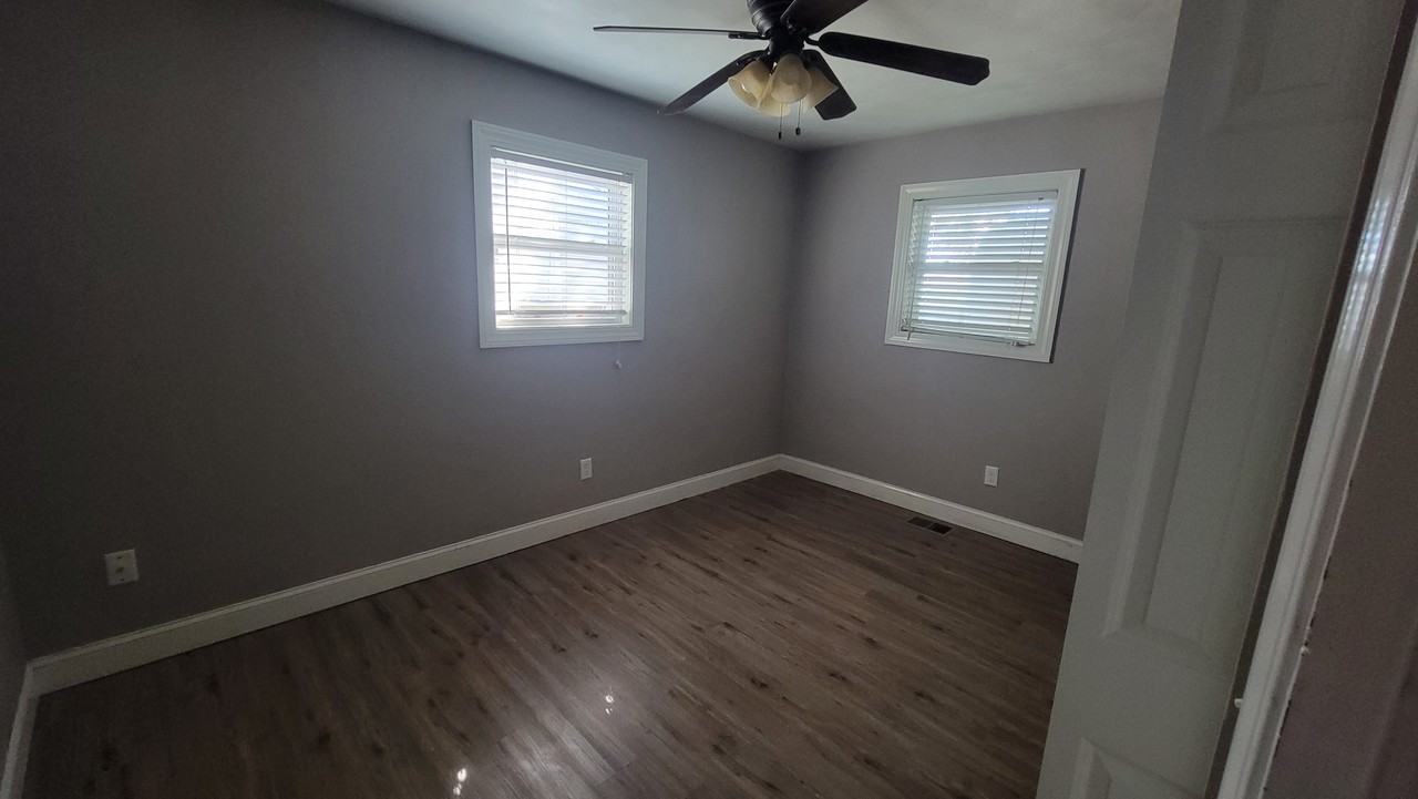 737 Ray St #NA - Photo 2 of 12