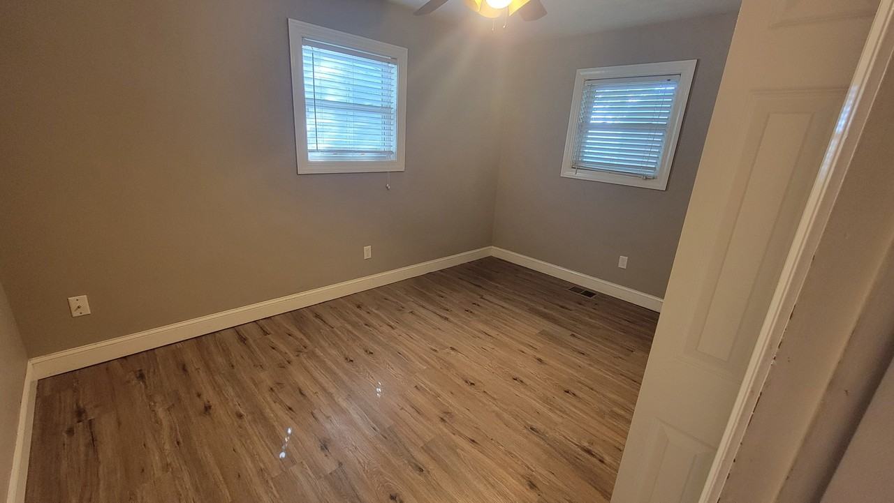 737 Ray St #NA - Photo 7 of 12