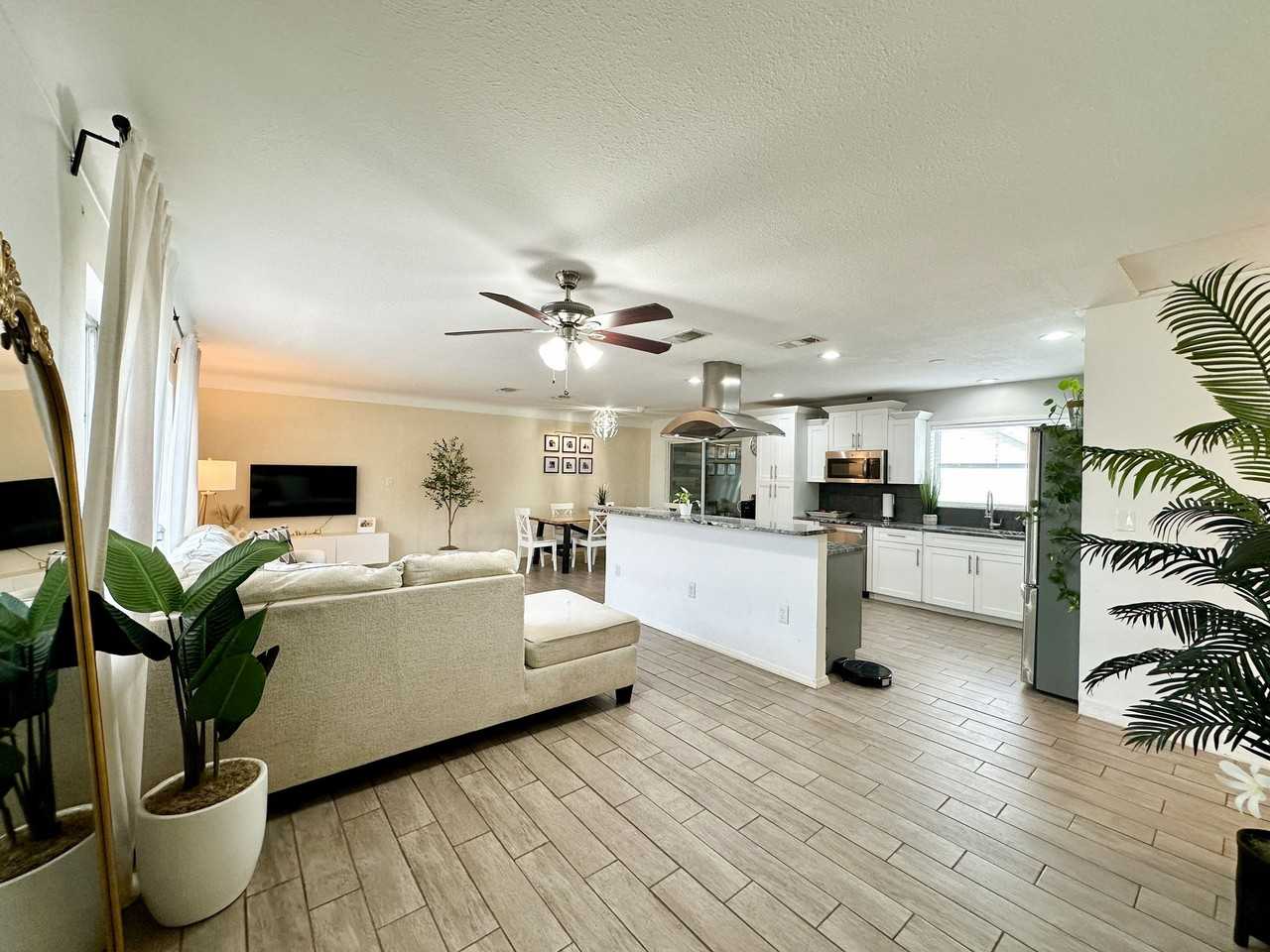 6033 49th Ave N #NA - Photo 3 of 10