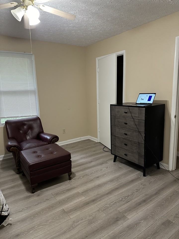 217 Cedarmont Cir #C - Photo 4 of 13