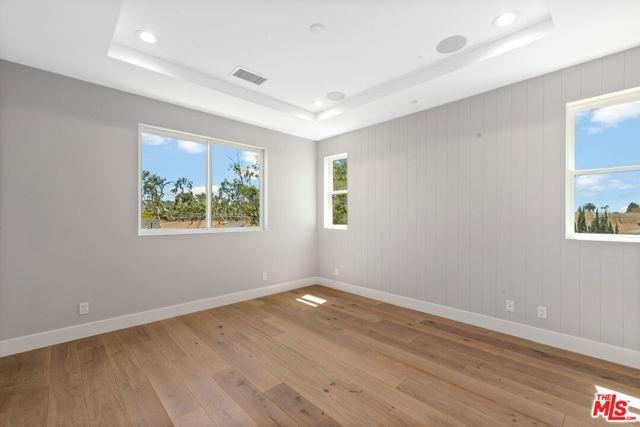 4120 Coolidge Ave - Photo 3 of 8