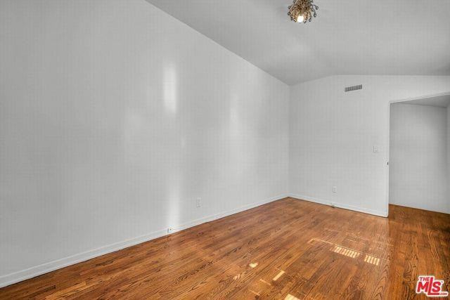 10801 Lindbrook Dr - Photo 2 of 8