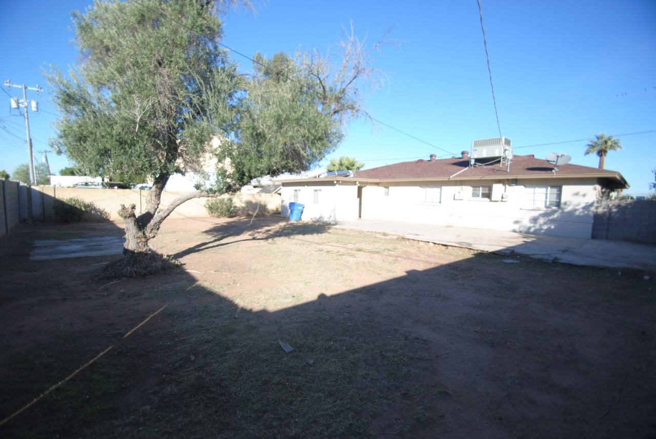 2039 E Osborn Rd - Photo 2 of 11