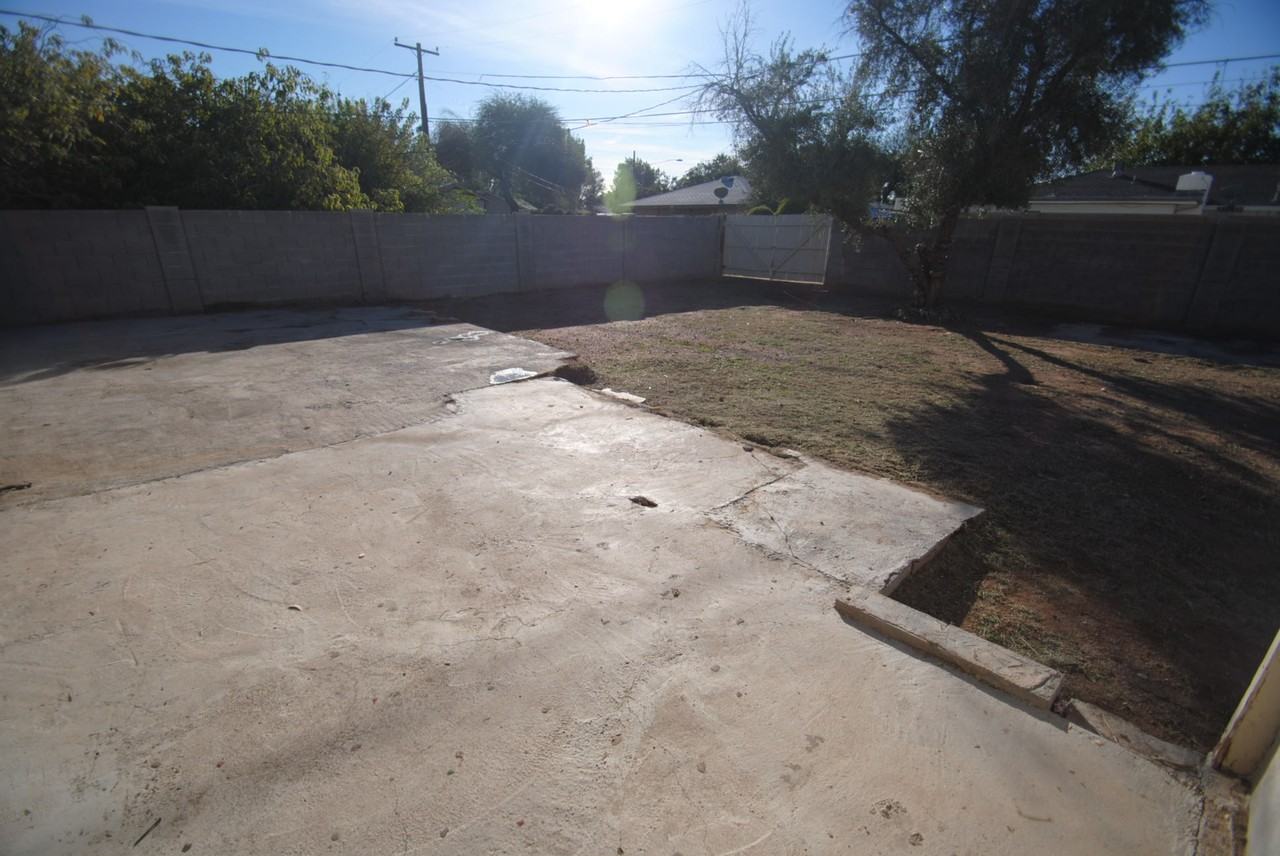 2039 E Osborn Rd - Photo 3 of 11