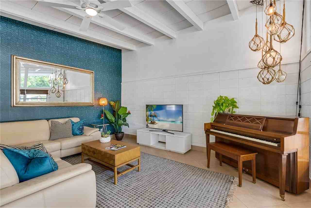 2003 Tetlow Place - Photo 4 of 22