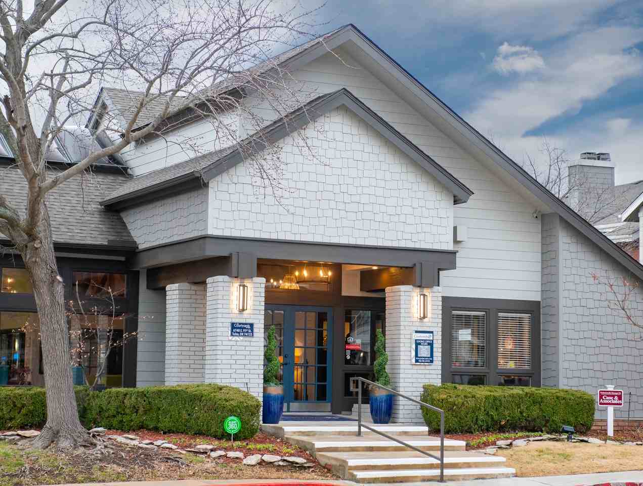 The Courtyards - Photo 4 of 17