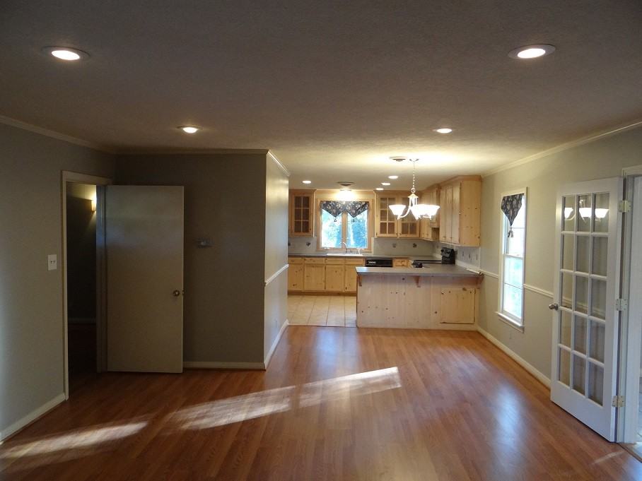 975 N 23rd St - Photo 3 of 14