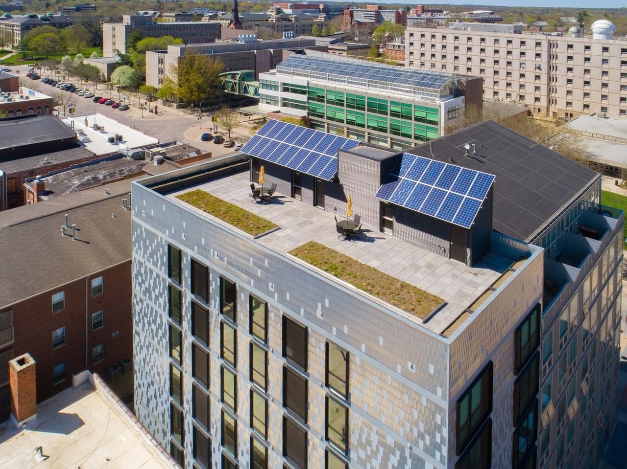 7 S. Linn Street - Photo 2 of 50