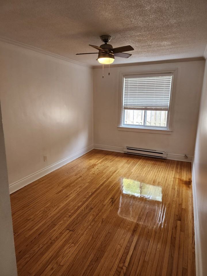 2134 Queen Street East #D - Photo 3 of 4