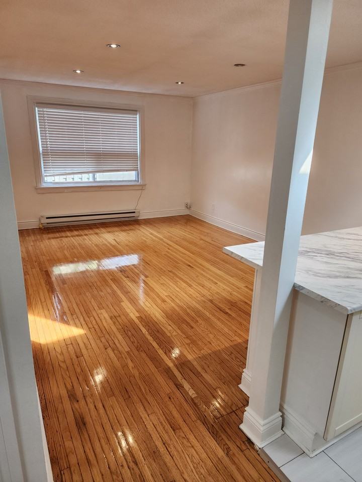 2134 Queen Street East #D - Photo 2 of 4