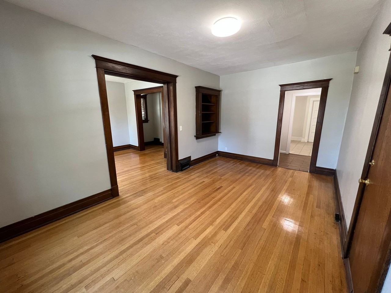 2917 Jackson St - Photo 2 of 26
