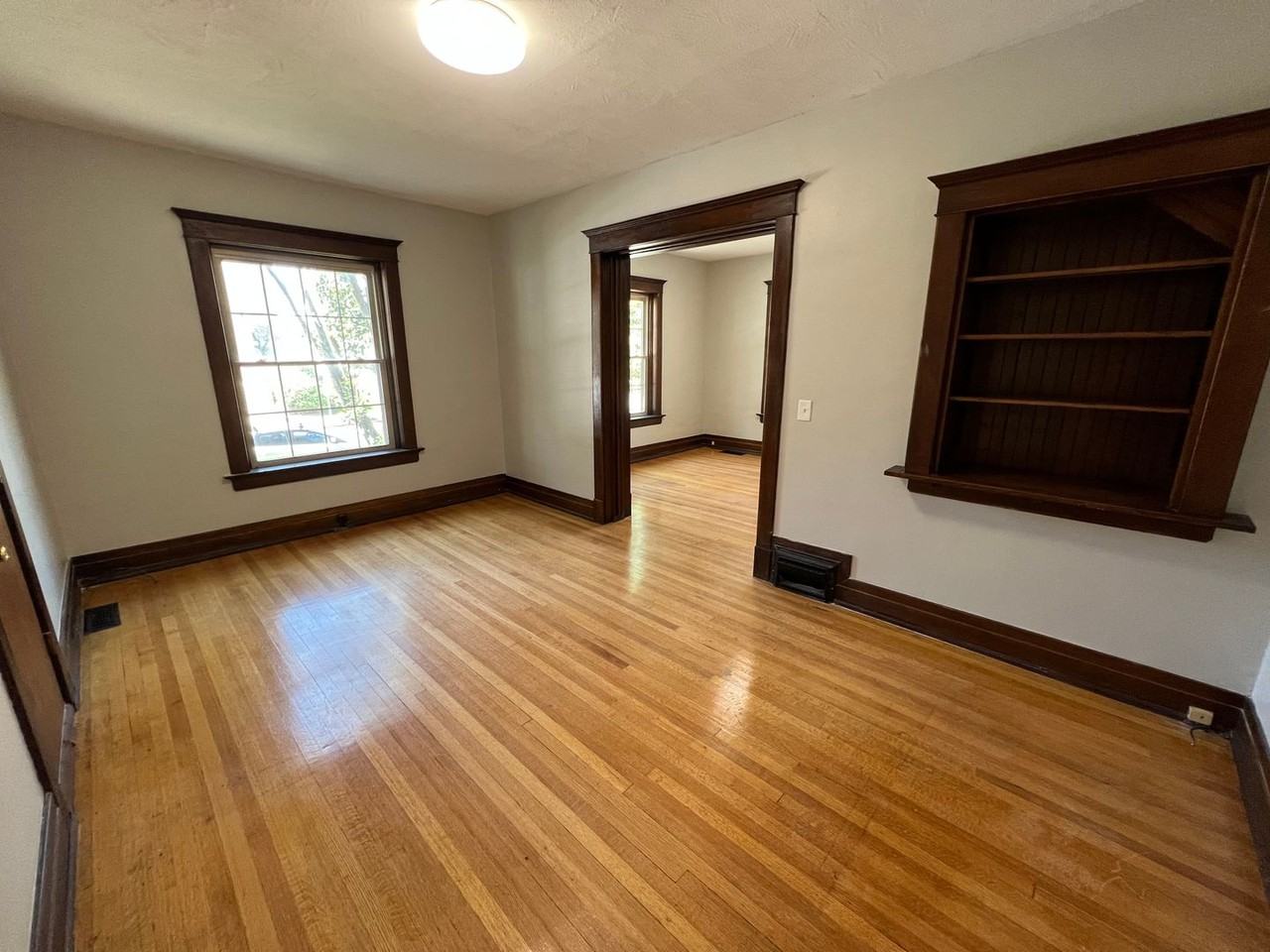 2917 Jackson St - Photo 3 of 26