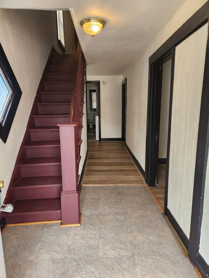 1519 W 42nd St - Photo 4 of 20