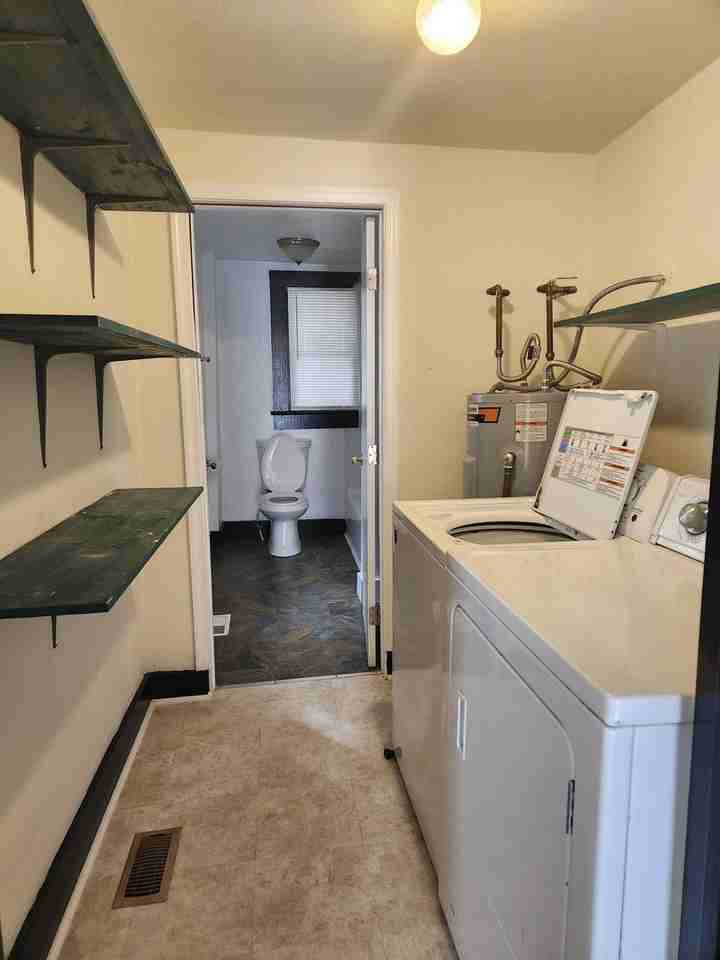 1519 W 42nd St - Photo 7 of 20