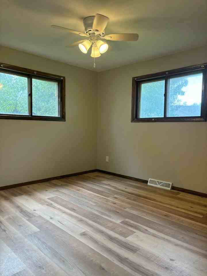 1235 Grove St - Photo 3 of 10