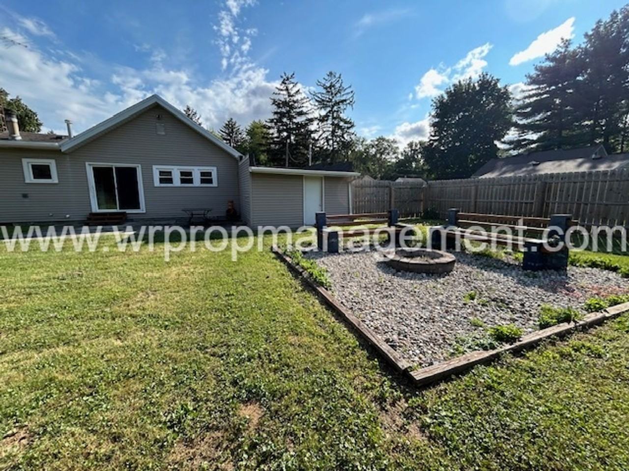 1032 Howard Dr - Photo 2 of 15