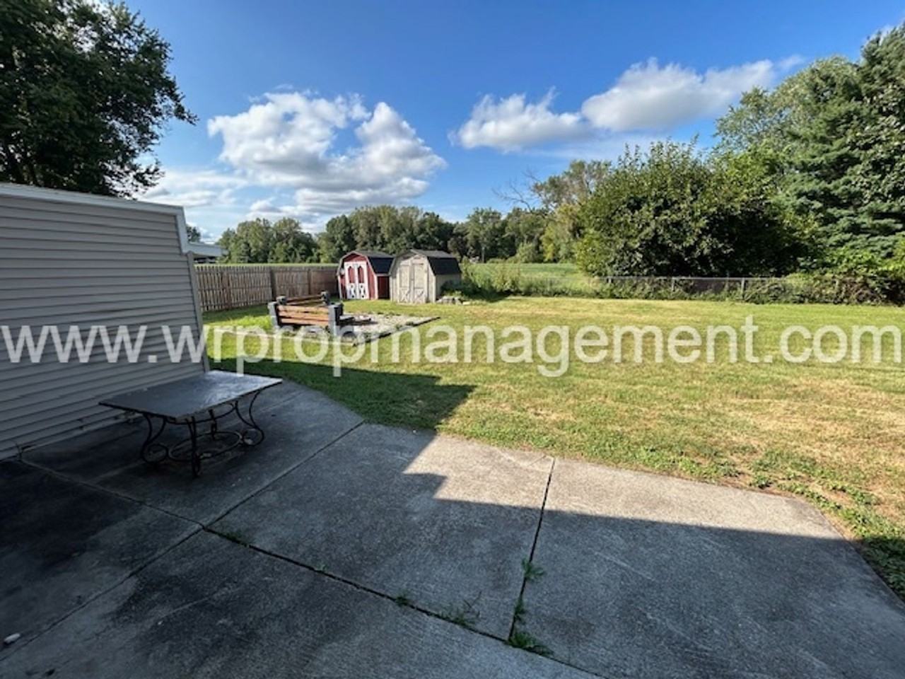 1032 Howard Dr - Photo 3 of 15