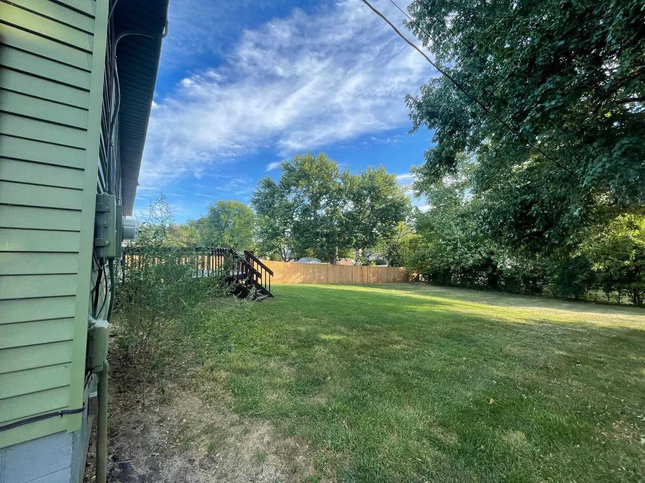 5683 Crestview Dr - Photo 2 of 32