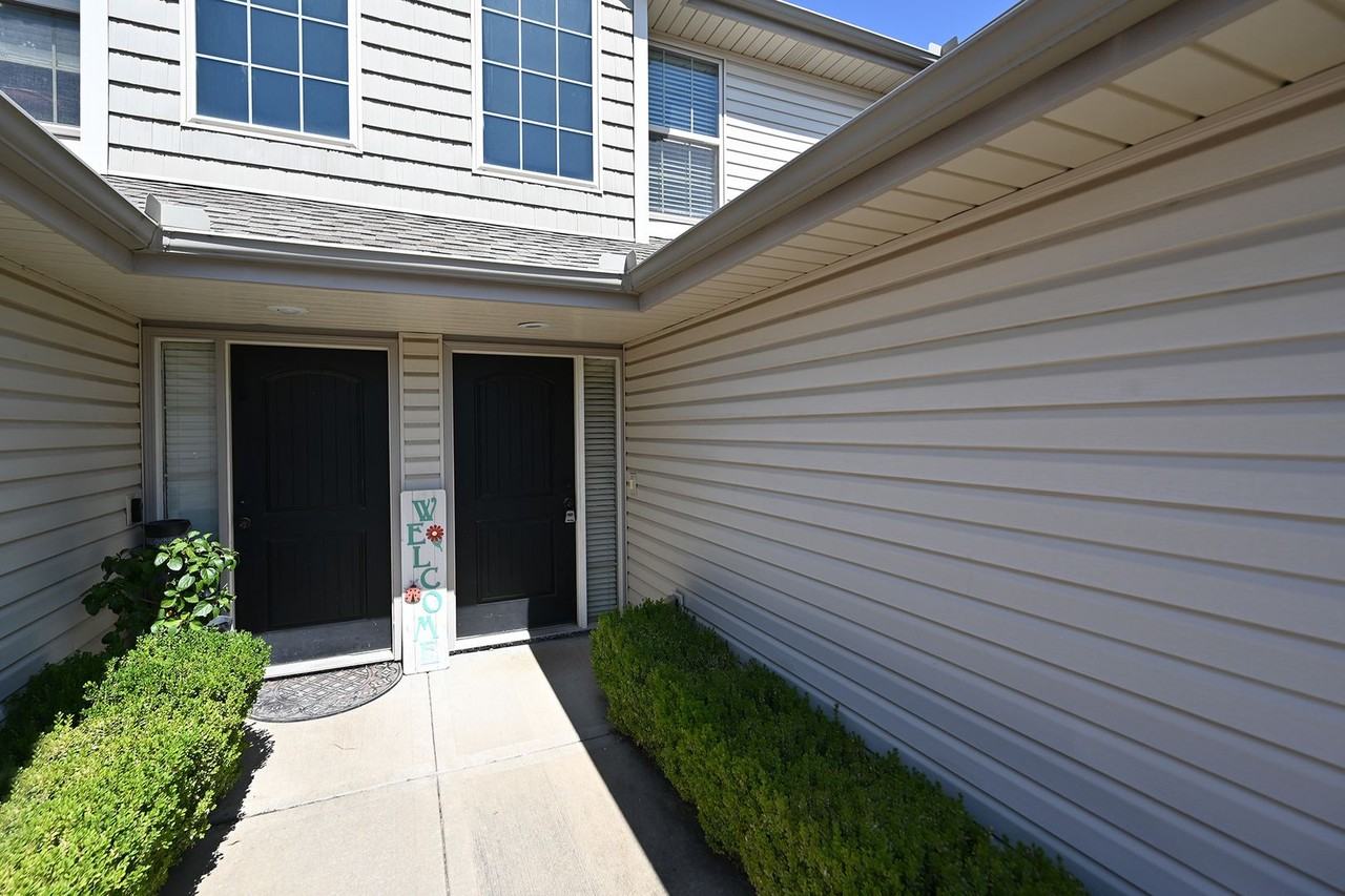 15476 Nw 124th Ter - Photo 3 of 32