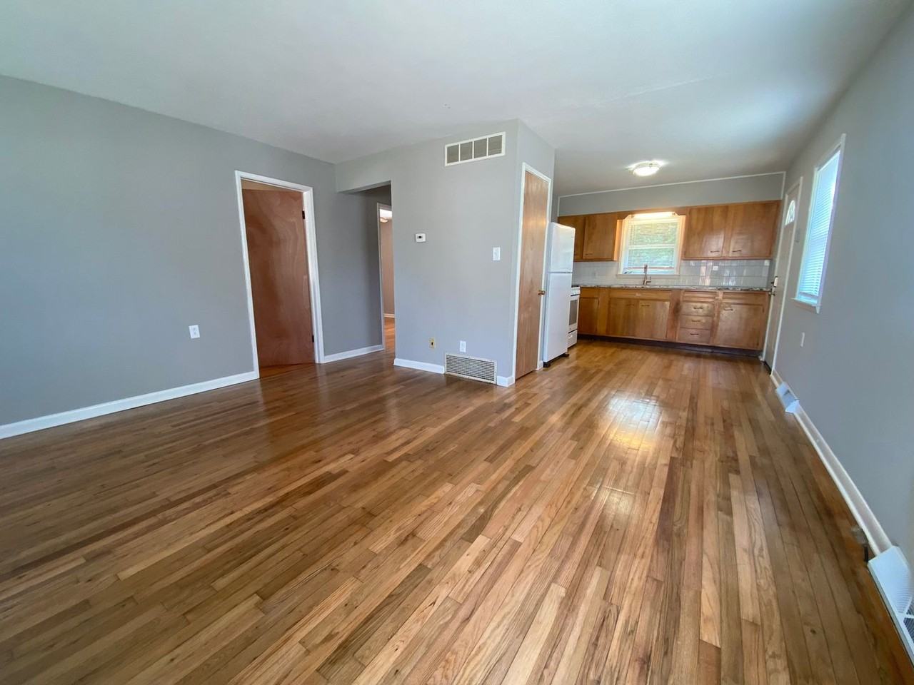 206 Willow Way - Photo 2 of 12