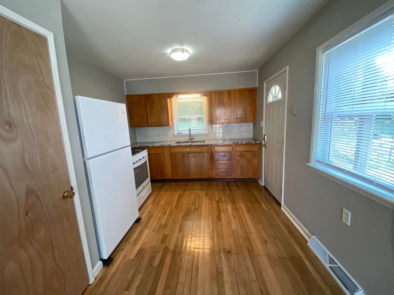 206 Willow Way - Photo 3 of 12