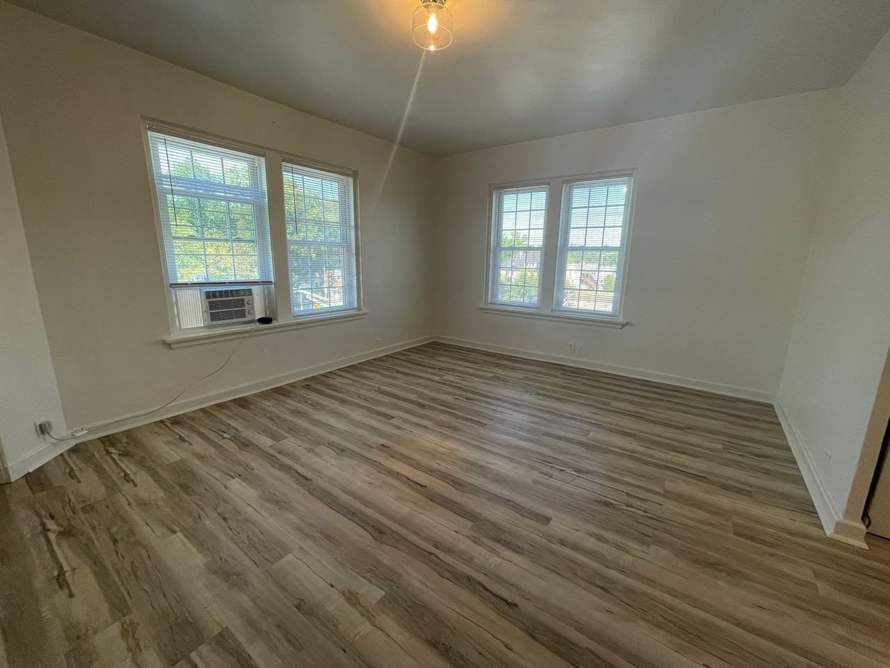 229 W Jackson Blvd #3A - Photo 3 of 9