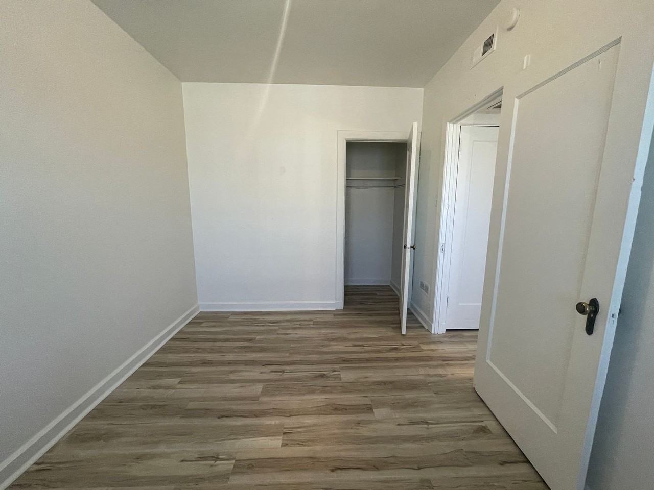 229 W Jackson Blvd #3A - Photo 5 of 9