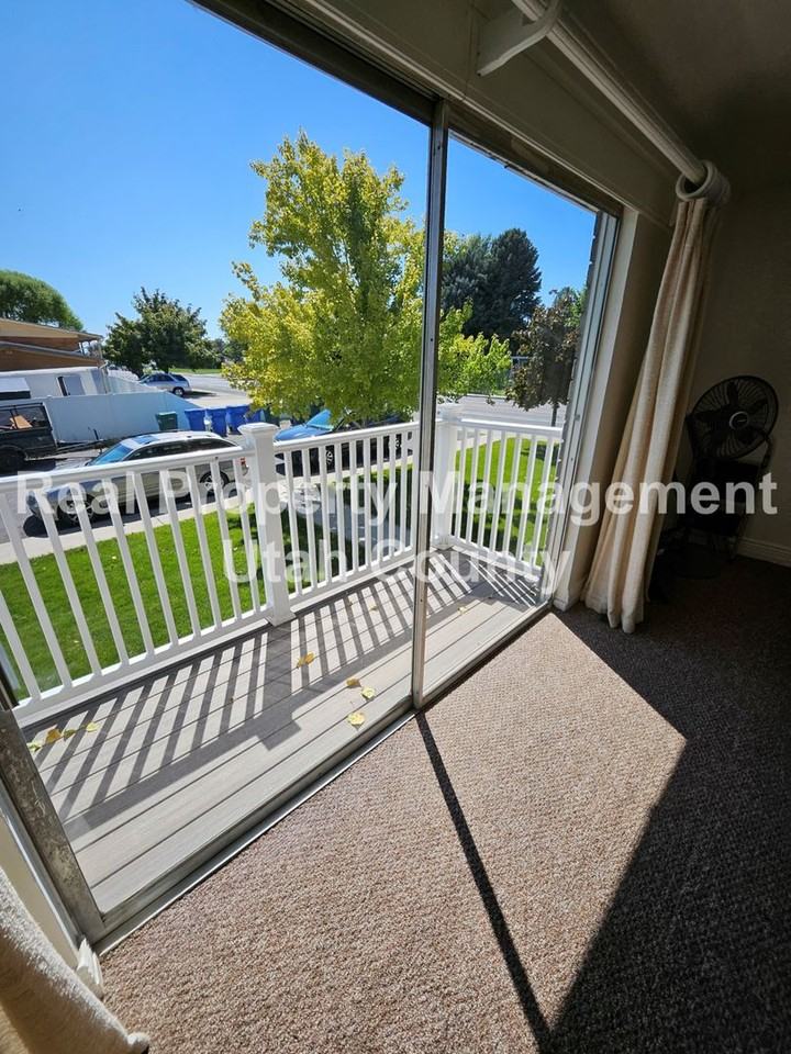 179 S 800 W - Photo 4 of 15